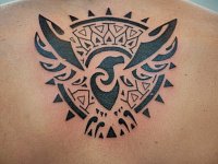 Тату орёл полинезия на спине
