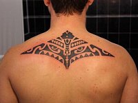 Татуировка полинезия на спине