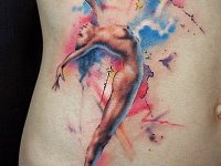 татуировка девушка и абстракция