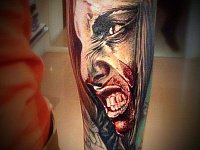 Тату девушка хоррор