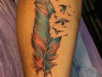 Тату перо с птицами