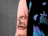 Тату глаза на руке