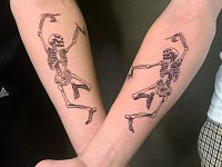 Парная тату скелеты