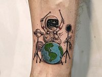 Тату космонавт на ноге