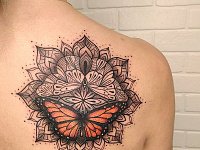 Тату мандала с бабочками