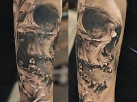 тату череп с цветами