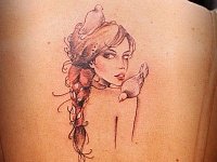 Тату девушка и голуби