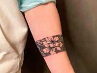 Тату цветок жасмина на руке