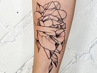 Тату пионы випшейдинг