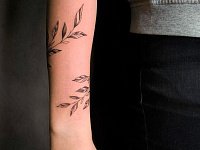 Татуировка веточка