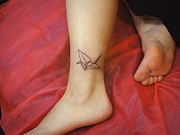 женская тату журавлик оригами