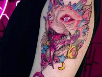 Тату кот аниме на плече