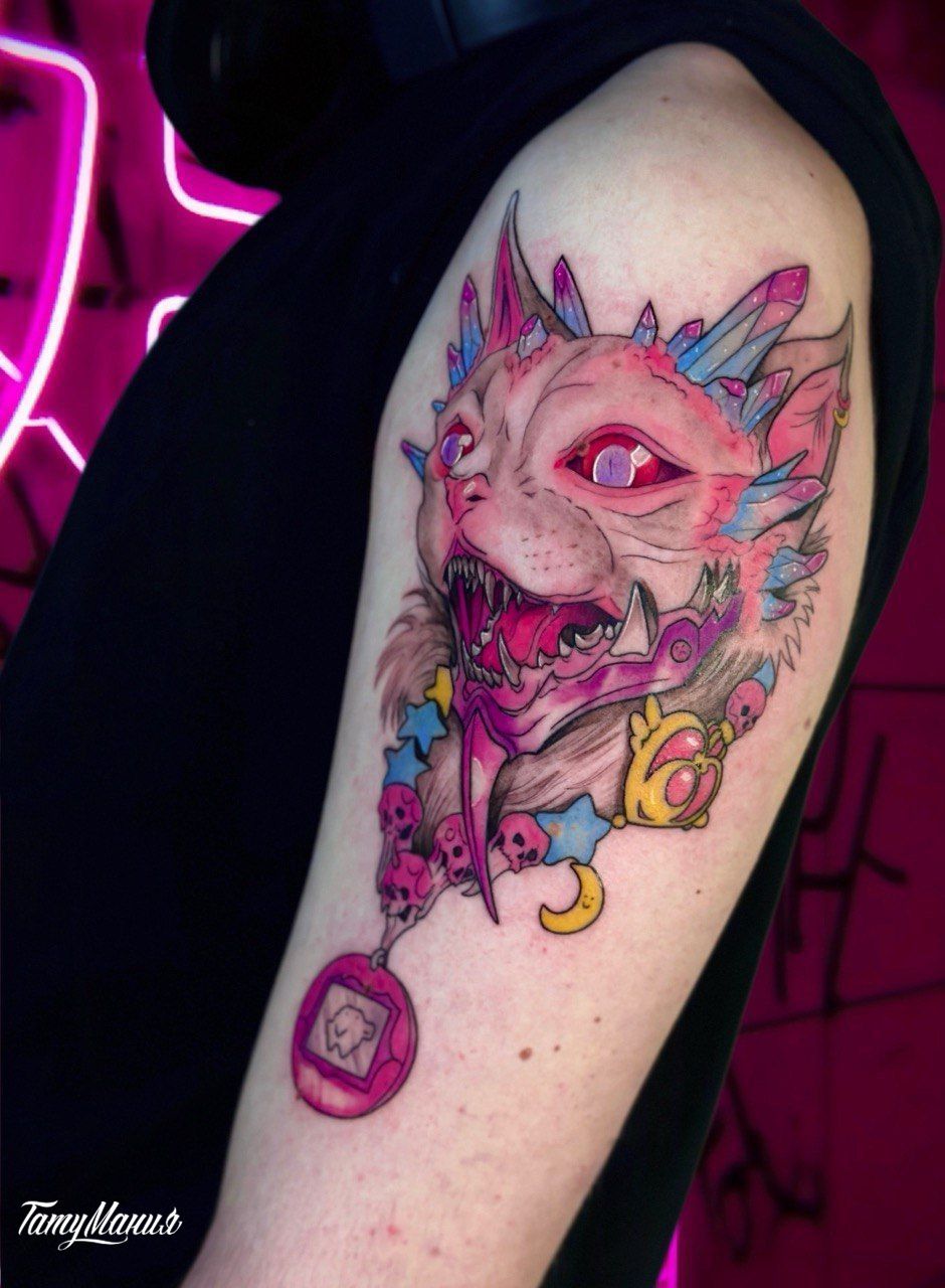 Тату кот аниме на плече