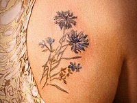 Татуировка васильки