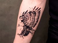 Татуировка орел на предплечье