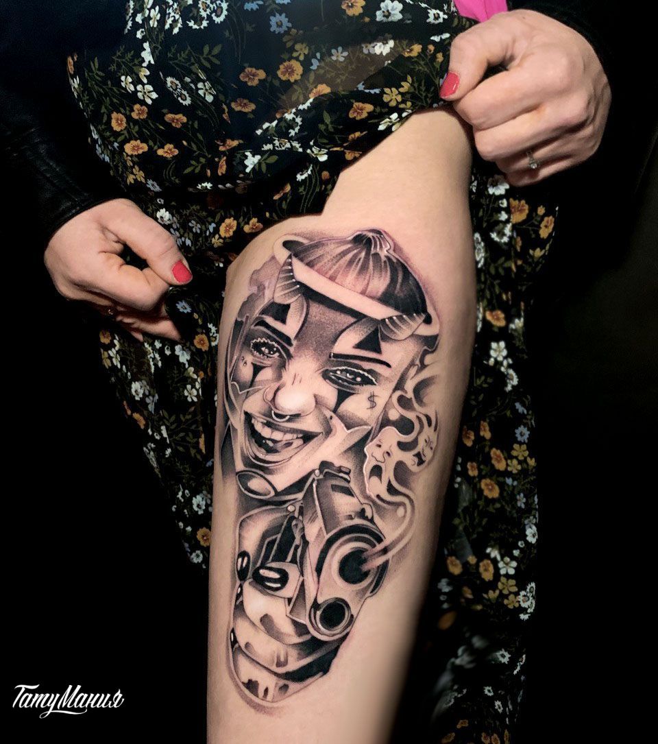 Тату чикано на бедре