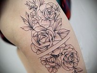 Тату черно-белые цветы