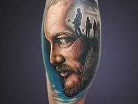 Тату викинг с ладьёй