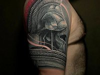Тату спартанца на плече