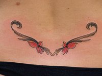 Татуировка узор на пояснице