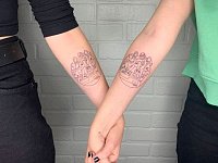 Парная тату друзья