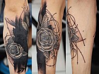 тату роза блэкворк