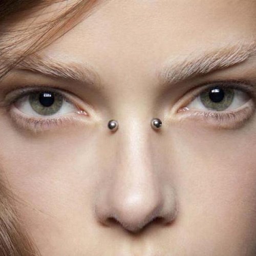 Сделать Пирсинг носа в Москве в салоне ТАТУмания