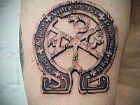 Тату амулет на руке