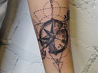 Тату компас геометрия