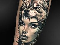 Портрет женщины с головой волка