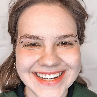 Прокол брови