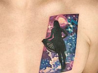 Тату девушка с космосом