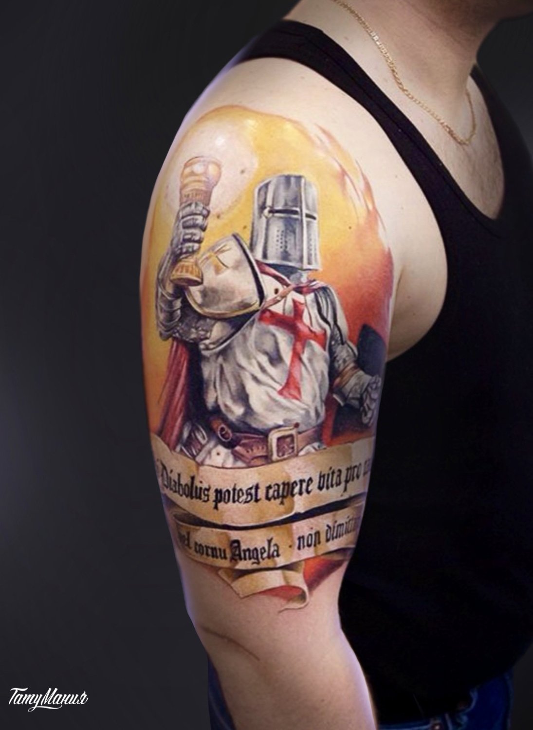 Тату тамплиер на плече