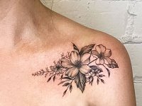 Тату цветы на ключице
