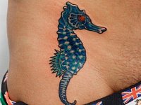 Тату интимная морской конек