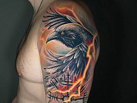 Тату ворон с рунами и огнём