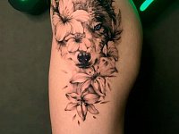 Тату волк с цветами