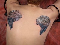тату крылья на спине