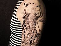 Тату китайского дракона на плече