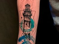 Тату маяк в акварели