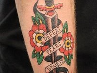 Тату кинжал