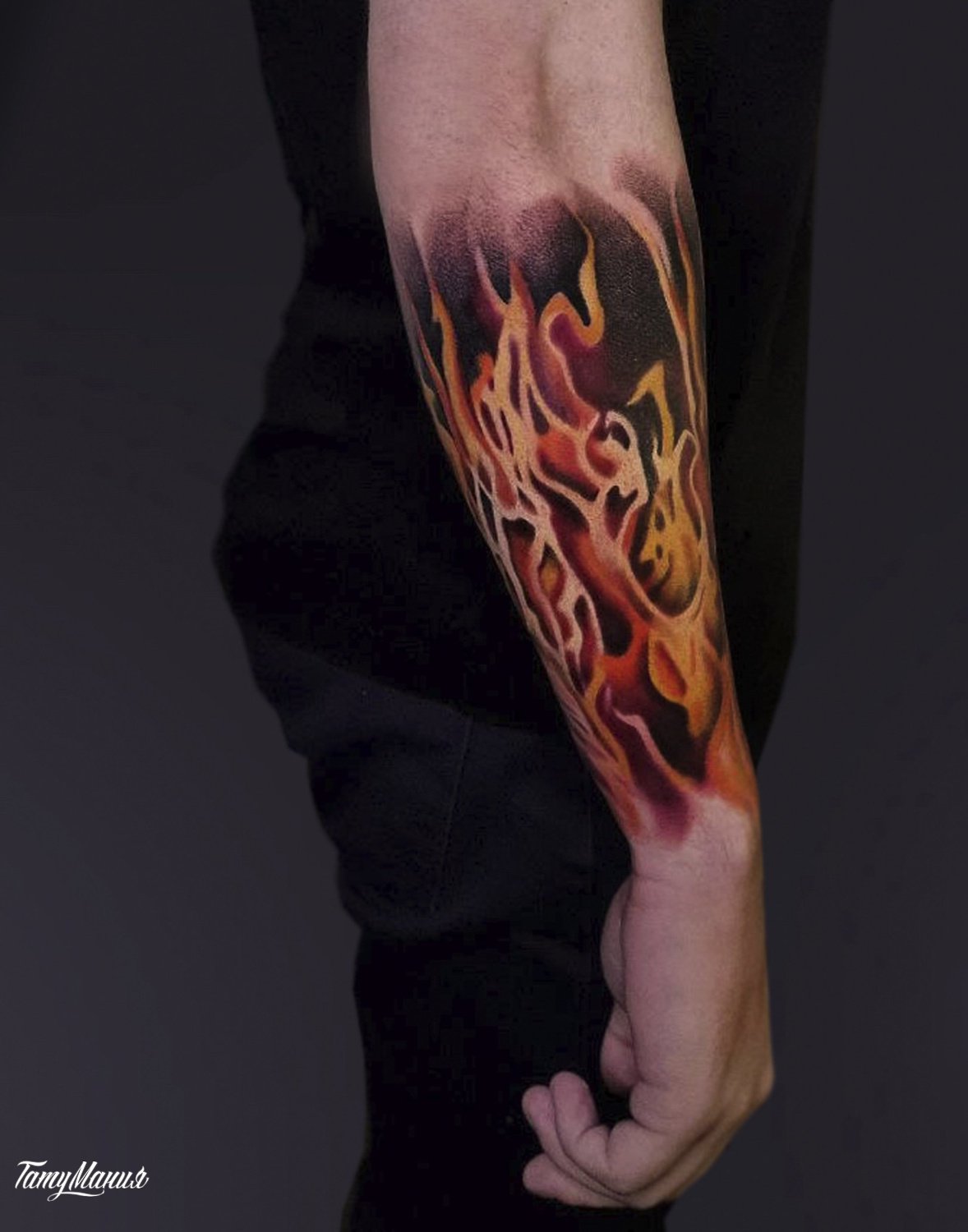 Тату огонь на руке