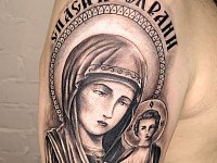 Тату Божья Матерь на плече