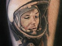 Тату портрет Гагарина