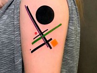 Тату геометрия на плече