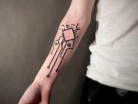 Тату микросхема на руке