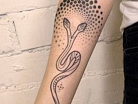 Тату змея с двумя головами