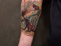 Тату утро в сосновом лесу