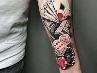Тату игральные карты и кости